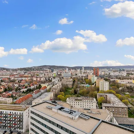 Lam City Jungle - Sky View 21 Floor - Free Parking Bratysława Zewnętrze zdjęcie
