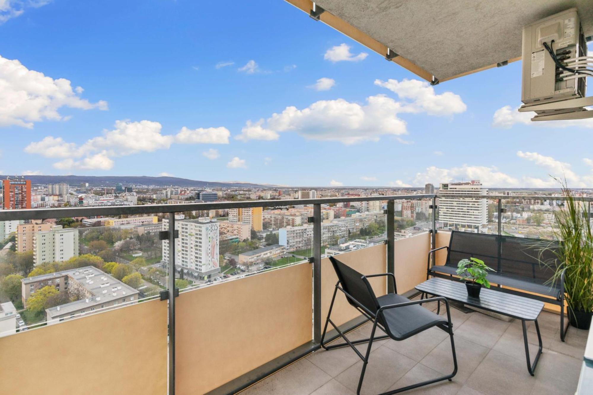 Lam Jungle - Sky View 21 Floor - Free Parking Bratislava