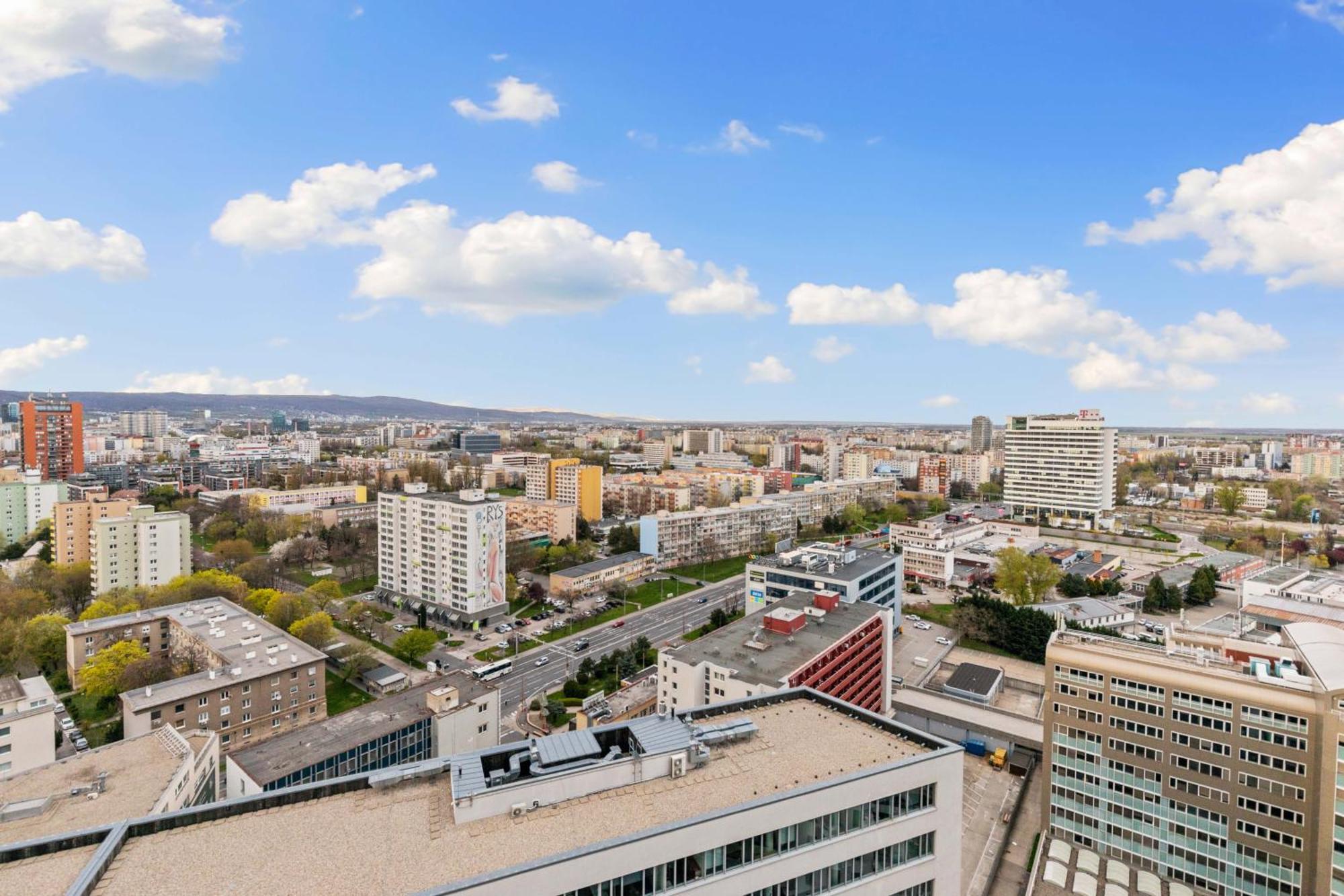 Lam Jungle - Sky View 21 Floor - Free Parking * Bratislava